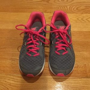 New Balance Gray/Pink 790 v2 Running Shoes